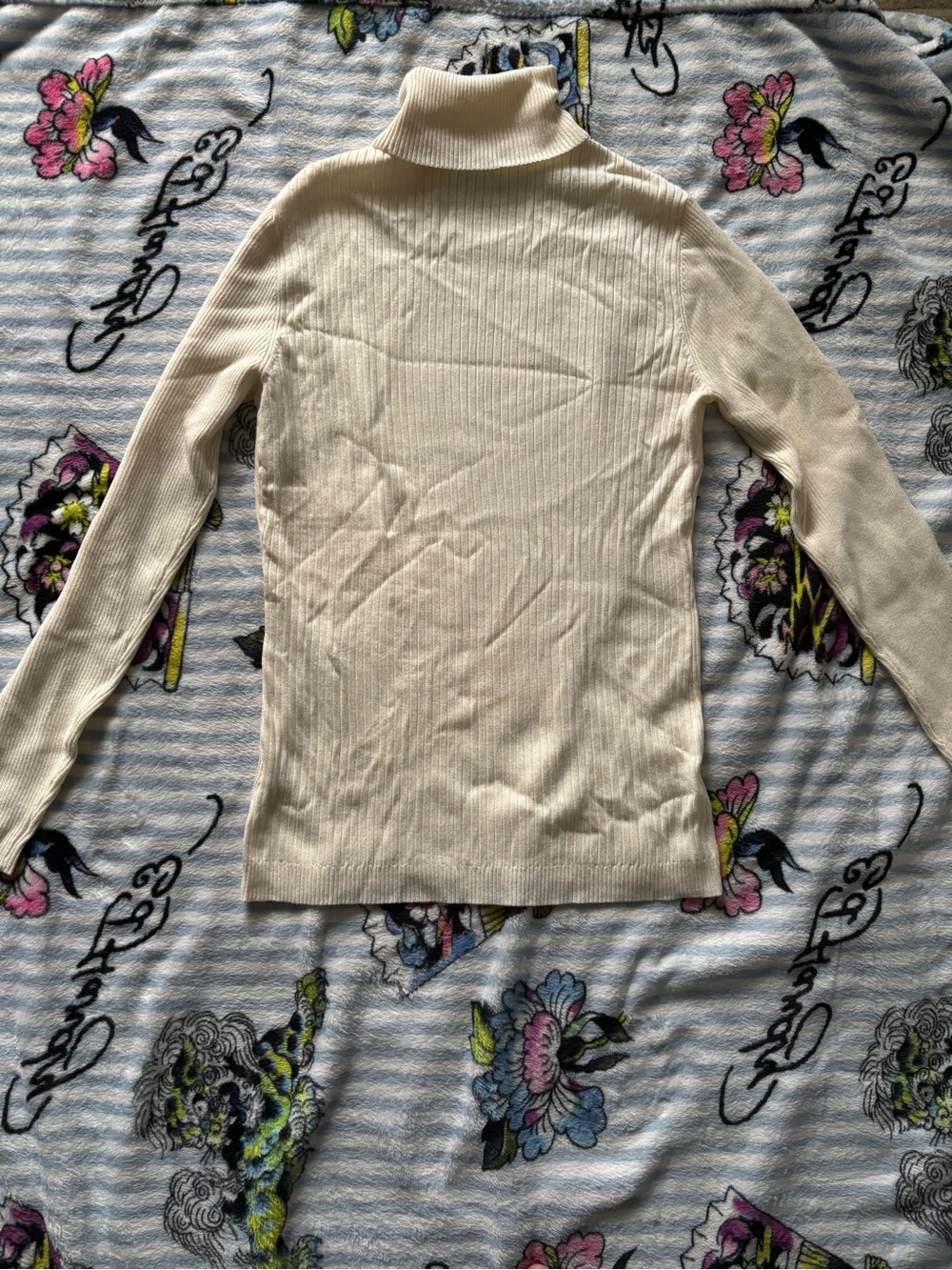 C. Est. 1946 Cream Ribbed Turtleneck Sweater Size Large Classic Knit